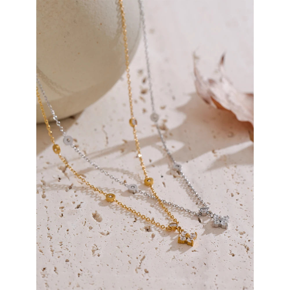 Zirconia flower Bloom Necklace