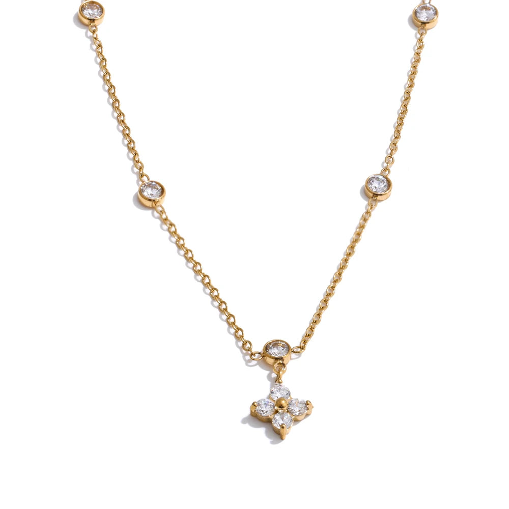 Zirconia flower Bloom Necklace