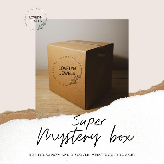 SUPER MYSTERY BOX